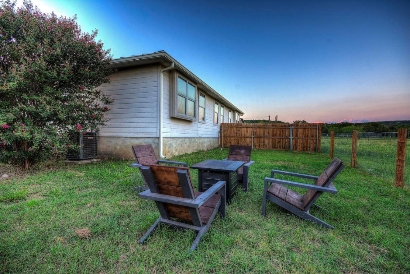 The Lodge At Little Ranches Central Sleeps 26 Wimberley Buitenkant foto
