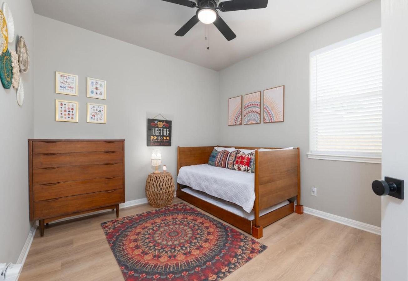 The Lodge At Little Ranches Central Sleeps 26 Wimberley Buitenkant foto